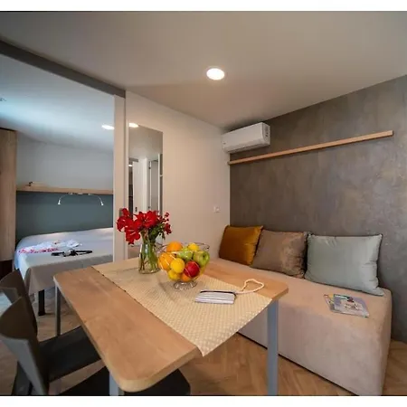 1-bedroom * Valbandon